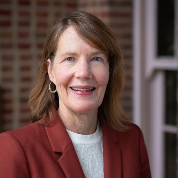 Portrait of Dawn Simonson.
